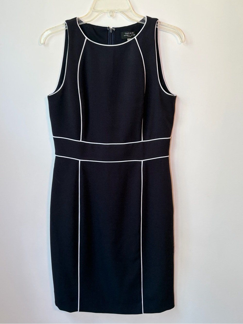 Tahari Arthur Levine black sheath/pencil Dress with White Piping size 4 P